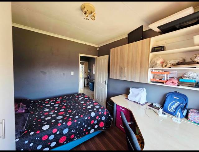 3 BEDROOM HOUSE FOR SALE IN KLOPPERPARK